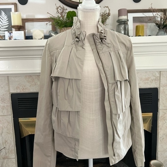 Chaus Sport Short Beige Tiered Jacket - Picture 5 of 15